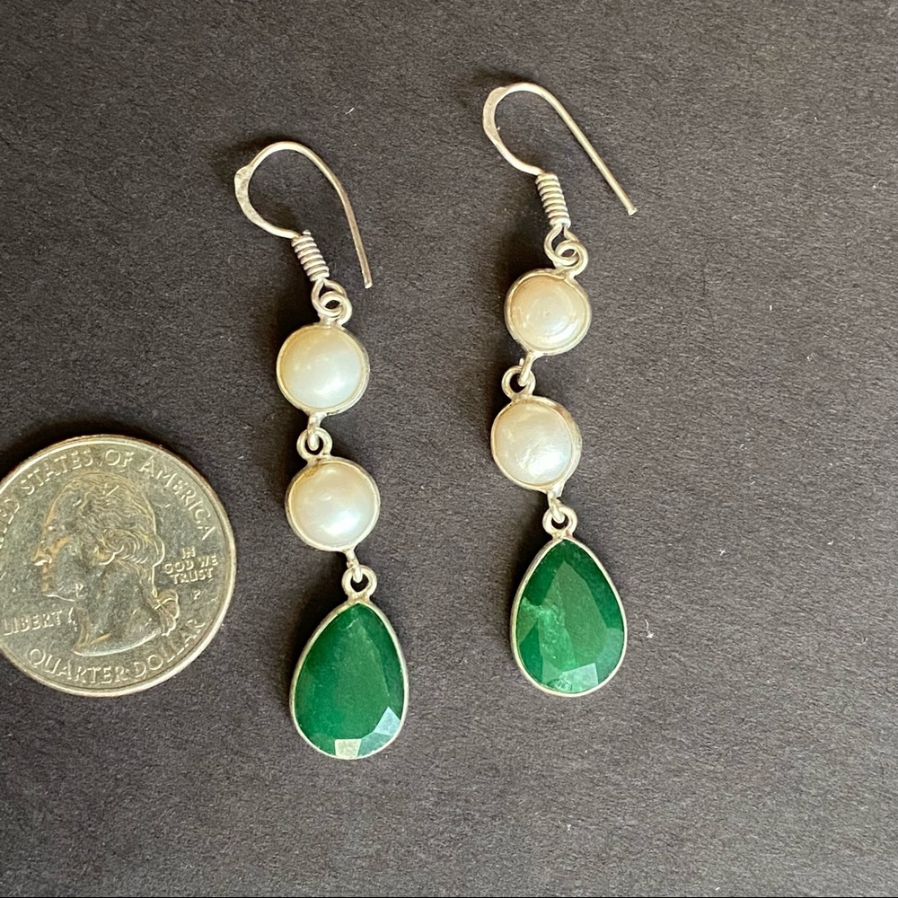 Emerald & Pearl Dangle Earrings in sterling silver - Picture 3 of 4